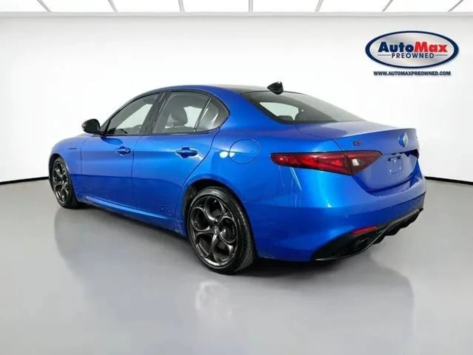2023 Alfa Romeo Giulia - Image 5 of 20