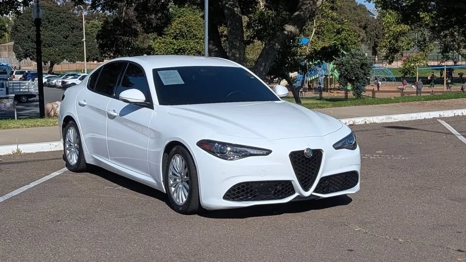 2023 Alfa Romeo Giulia - Image 5 of 14