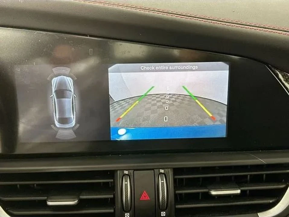 2023 Alfa Romeo Giulia - Image 15 of 20