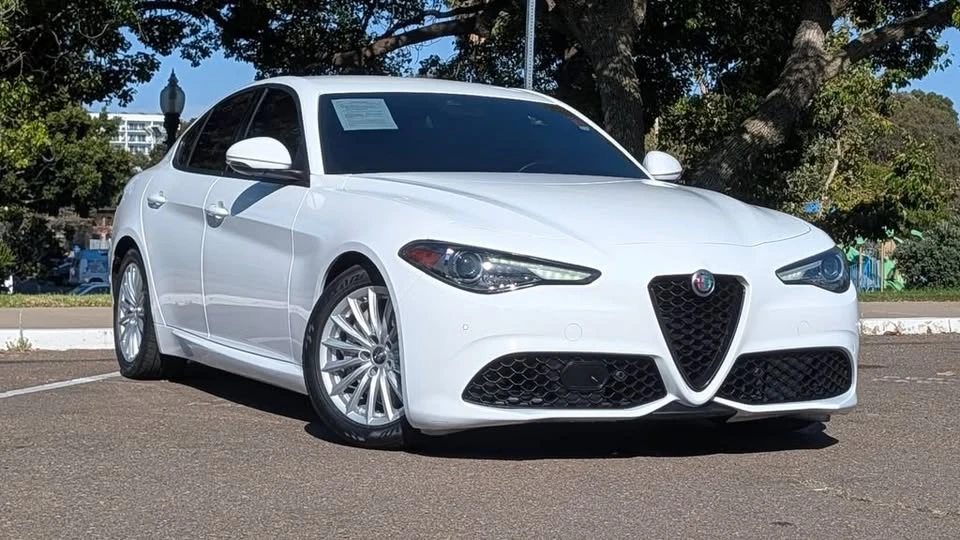 2023 Alfa Romeo Giulia - Image 2 of 14