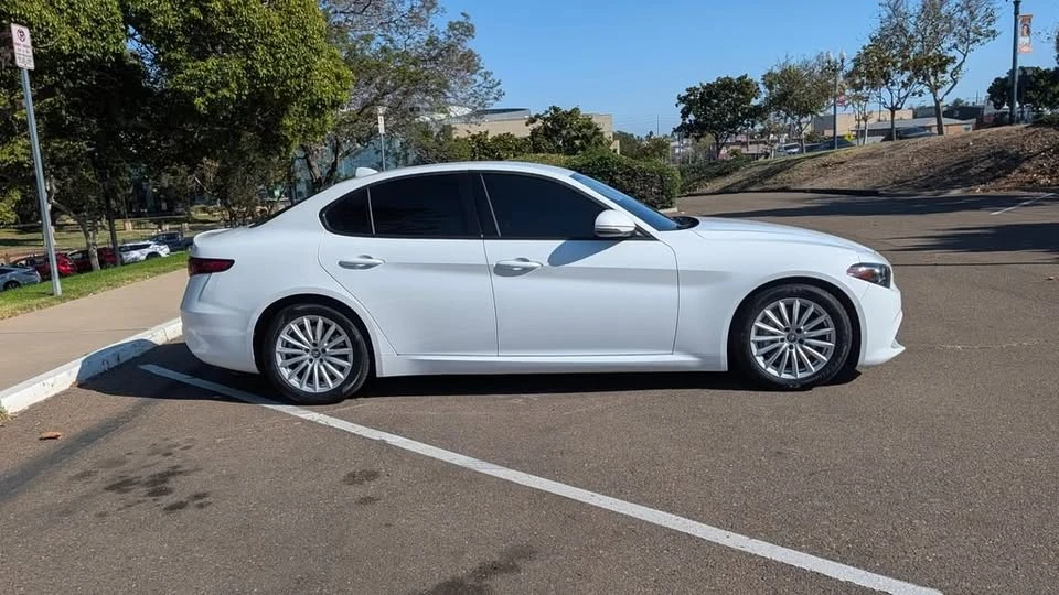 2023 Alfa Romeo Giulia - Image 3 of 14