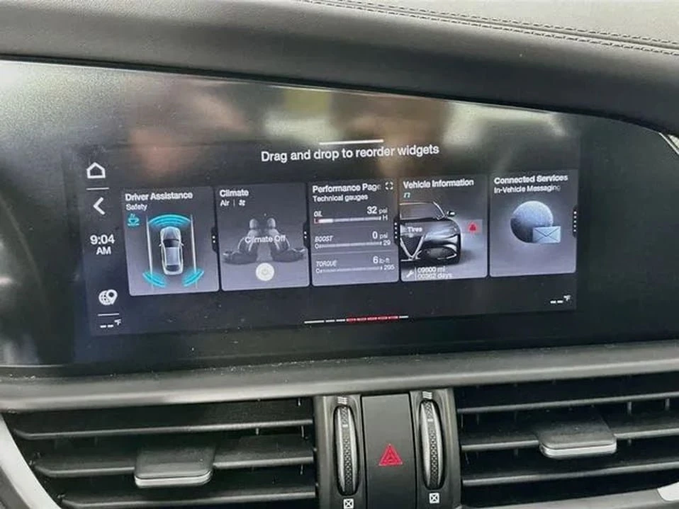 2023 Alfa Romeo Giulia - Image 12 of 20