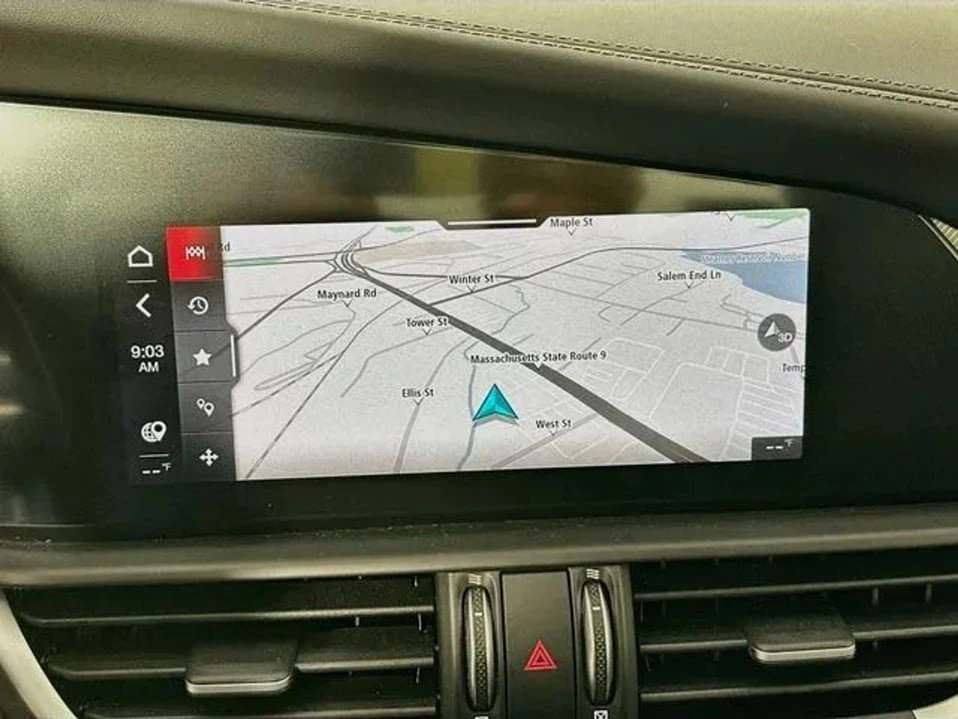 2023 Alfa Romeo Giulia - Image 11 of 20