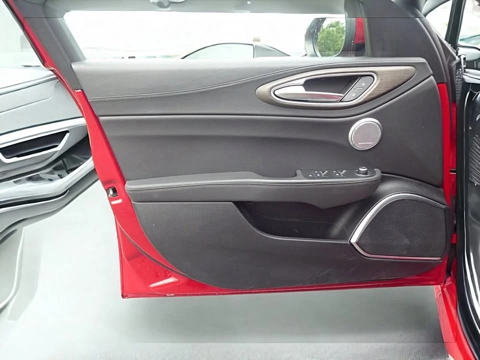 2023 Alfa Romeo Giulia - Image 14 of 14