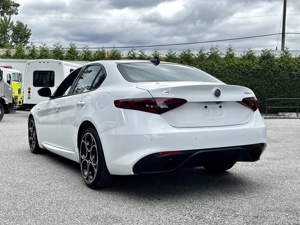 2023 Alfa Romeo Giulia - Image 8 of 20