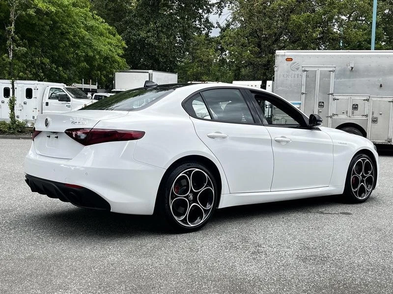 2023 Alfa Romeo Giulia - Image 7 of 20