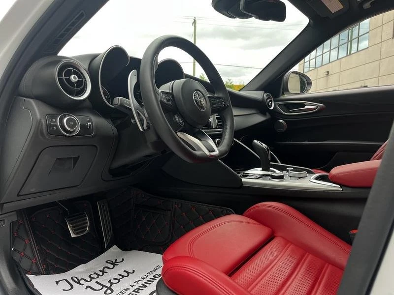 2023 Alfa Romeo Giulia - Image 13 of 20