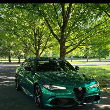 2023 Alfa Romeo Giulia Quadrifoglio Sedan 4D