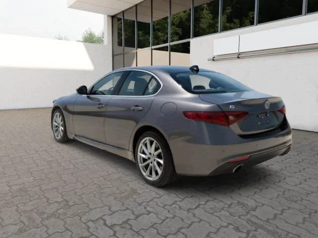 2023 Alfa Romeo Giulia - Image 5 of 7
