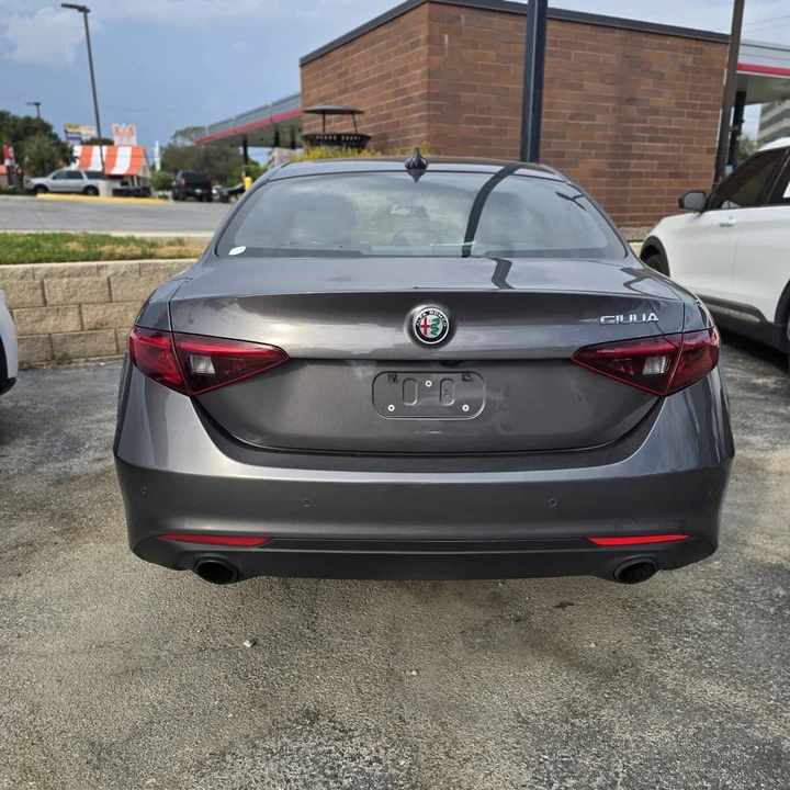 2023 Alfa Romeo Giulia - Image 3 of 7