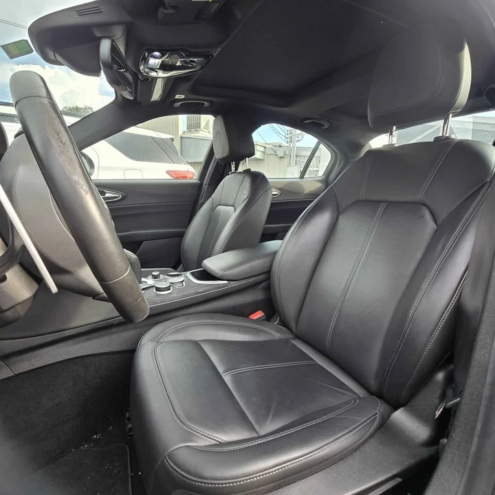 2023 Alfa Romeo Giulia - Image 4 of 7