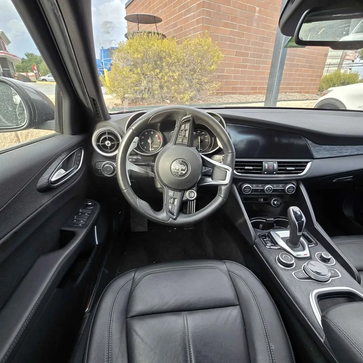 2023 Alfa Romeo Giulia - Image 7 of 7