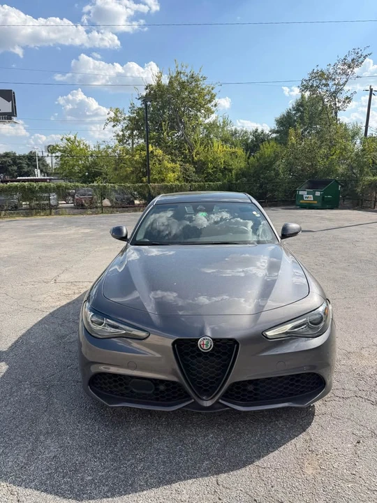 2023 Alfa Romeo Giulia - Image 2 of 13