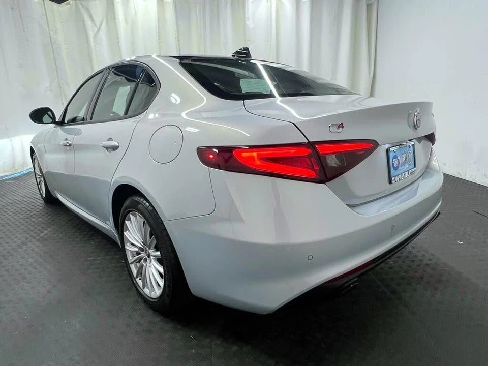2023 Alfa Romeo Giulia - Image 7 of 20