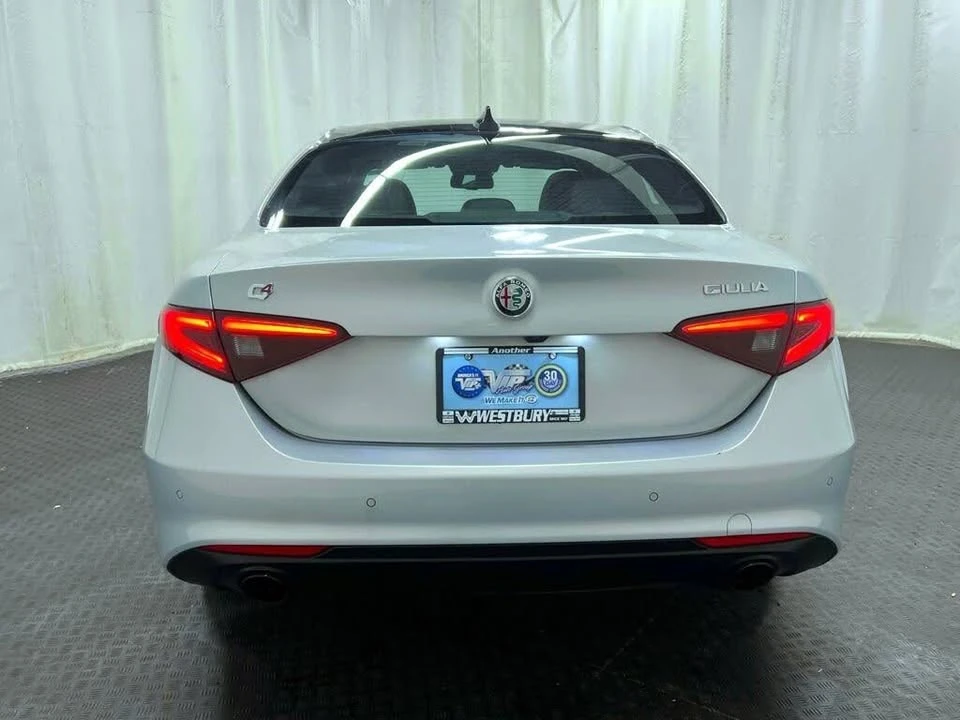 2023 Alfa Romeo Giulia - Image 6 of 20