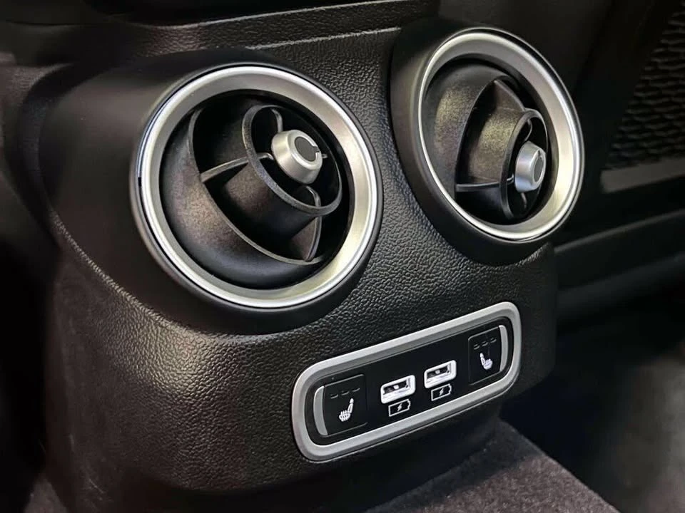 2023 Alfa Romeo Giulia - Image 12 of 20