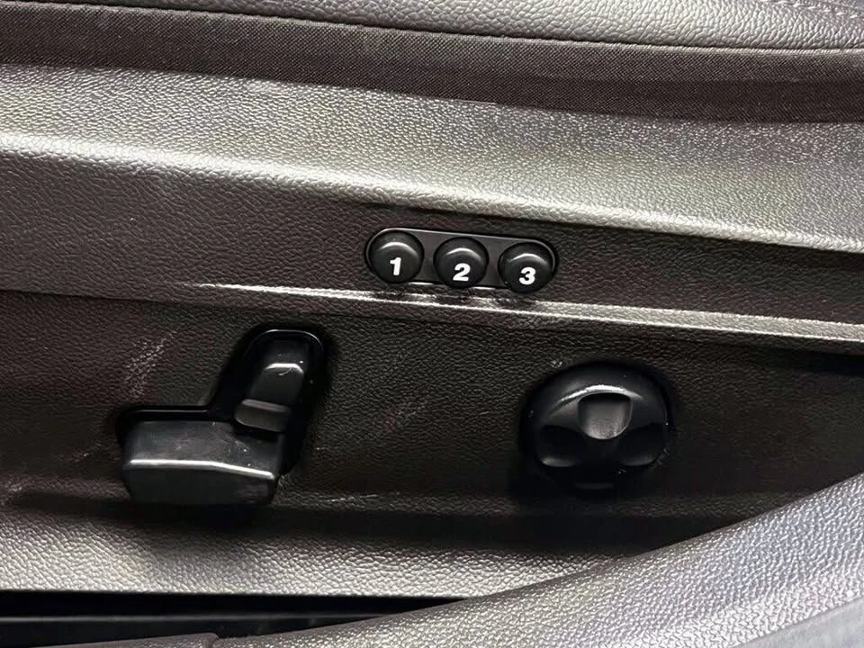 2023 Alfa Romeo Giulia - Image 16 of 20