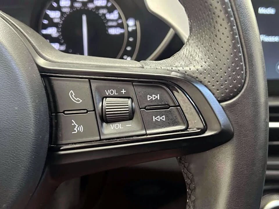 2023 Alfa Romeo Giulia - Image 19 of 20