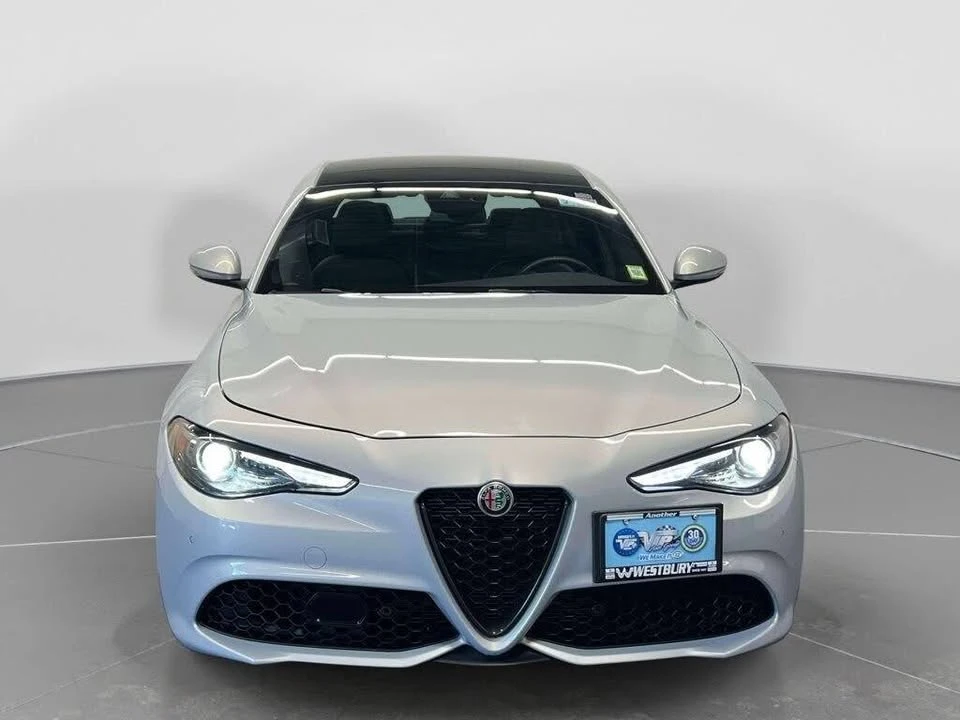 2023 Alfa Romeo Giulia - Image 2 of 20