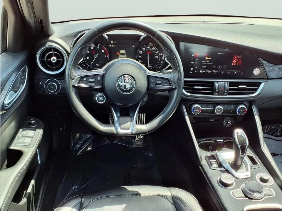 2023 Alfa Romeo Giulia - Image 2 of 20