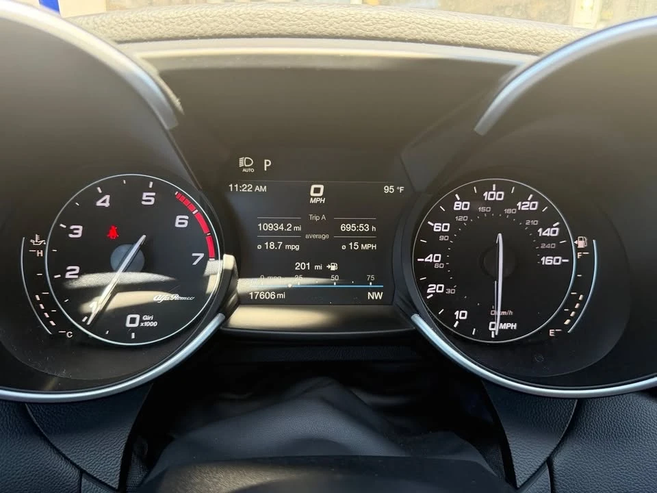 2023 Alfa Romeo Giulia - Image 2 of 3