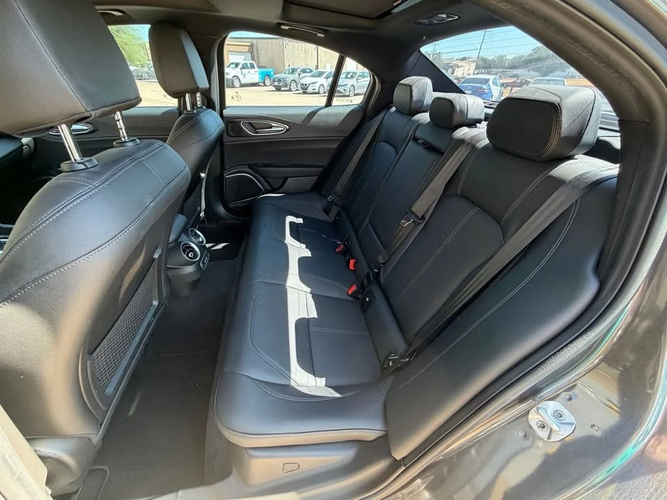 2023 Alfa Romeo Giulia - Image 3 of 3