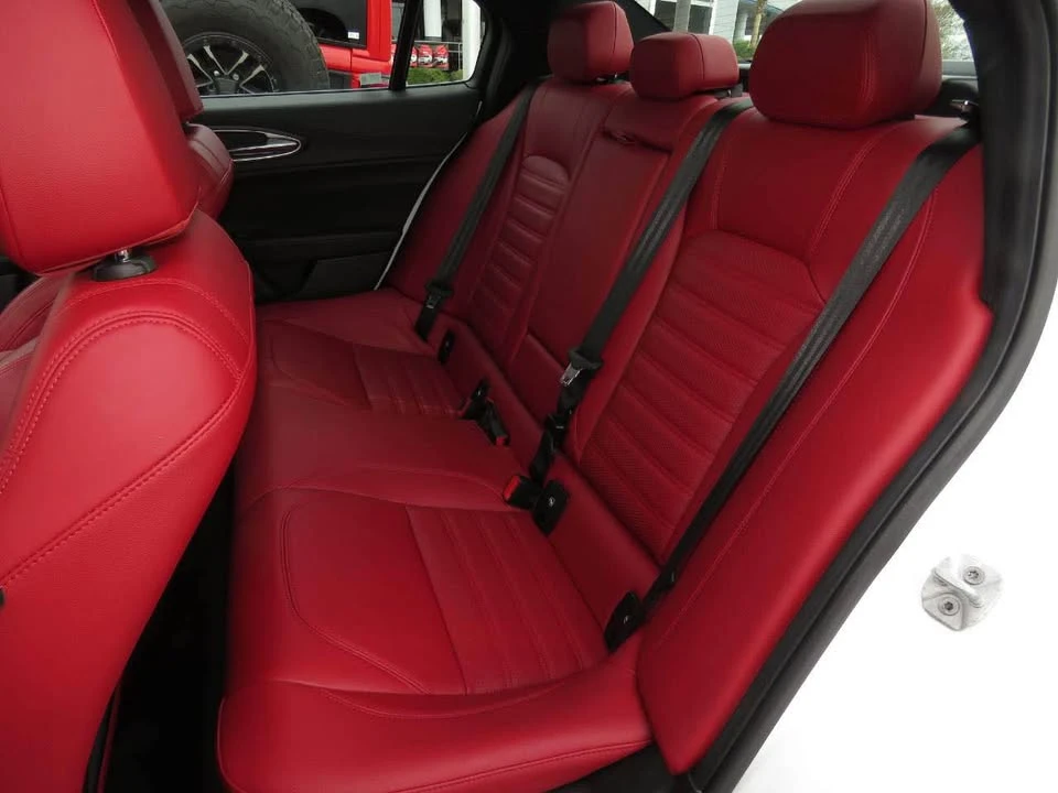 2023 Alfa Romeo Giulia - Image 8 of 14