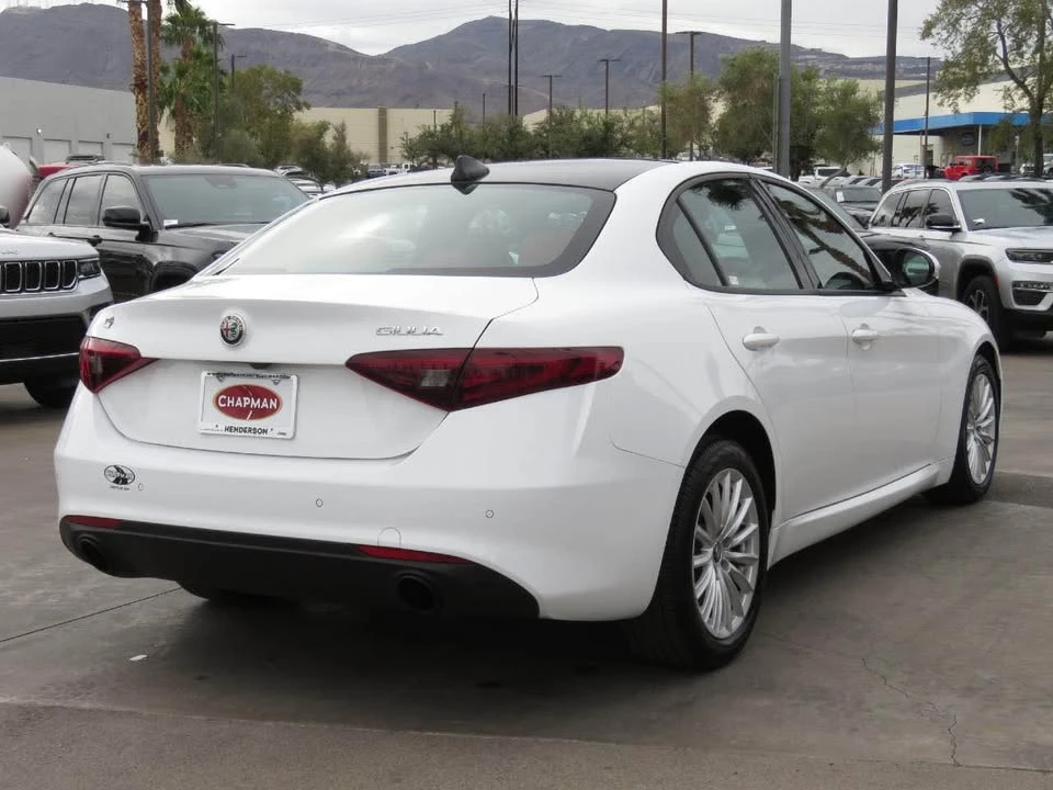 2023 Alfa Romeo Giulia - Image 11 of 14