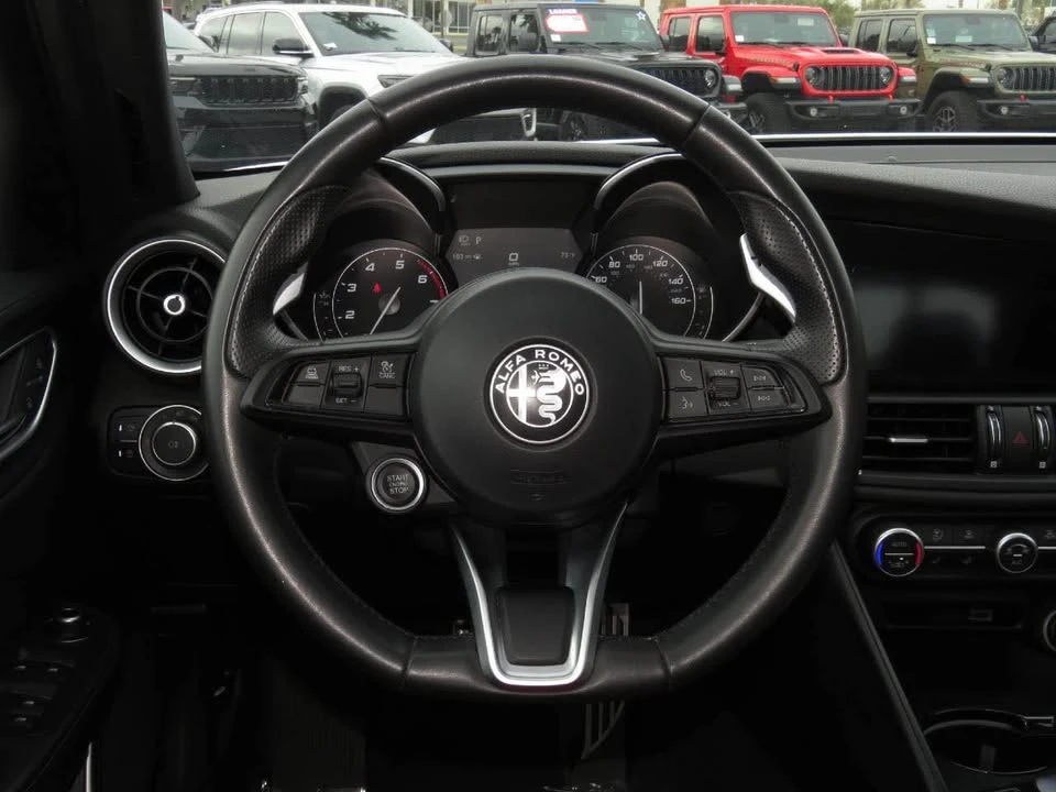 2023 Alfa Romeo Giulia - Image 14 of 14