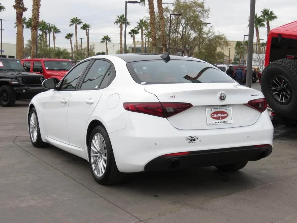 2023 Alfa Romeo Giulia - Image 5 of 14