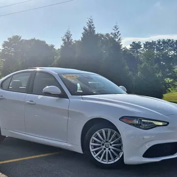 2023 Alfa Romeo Giulia Sprint Sedan 4D