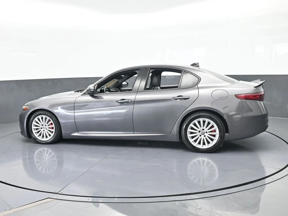 2023 Alfa Romeo Giulia - Image 3 of 12