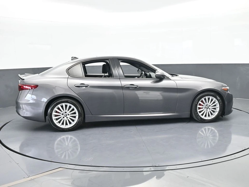 2023 Alfa Romeo Giulia - Image 7 of 12