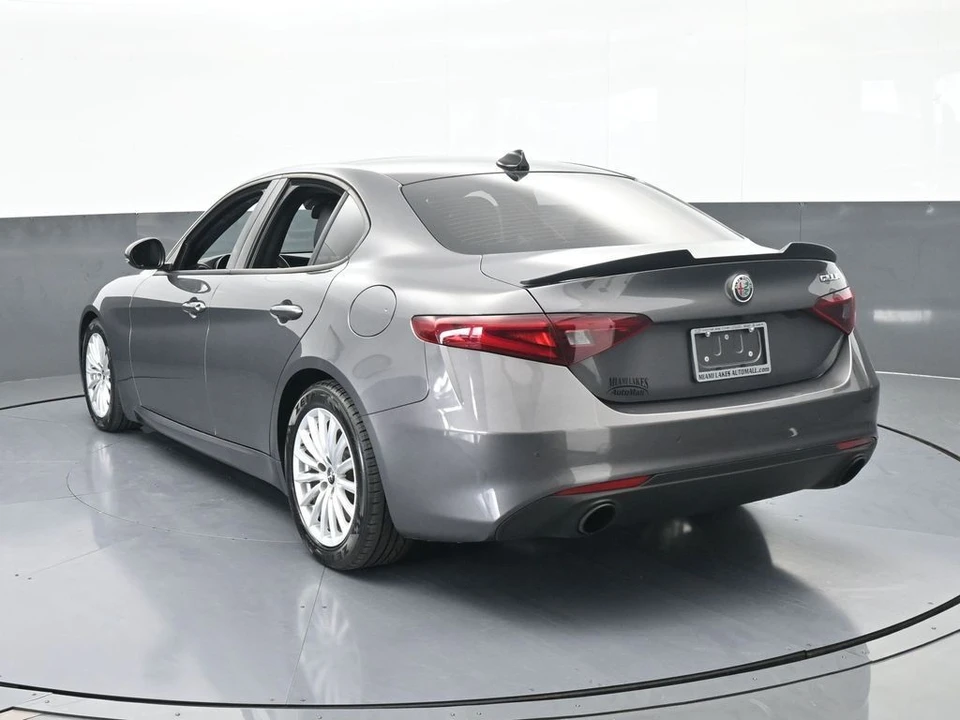 2023 Alfa Romeo Giulia - Image 4 of 12