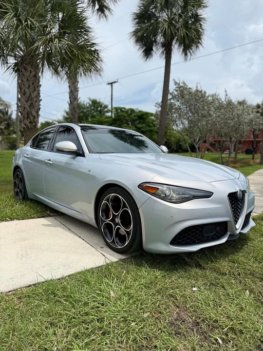 2023 Alfa Romeo Giulia - Image 3 of 13