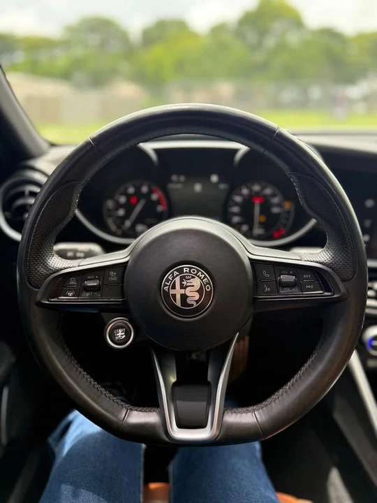 2023 Alfa Romeo Giulia - Image 12 of 13