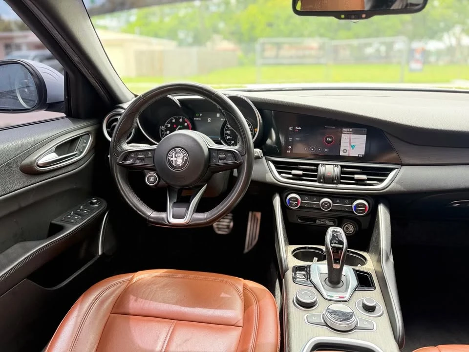 2023 Alfa Romeo Giulia - Image 6 of 13