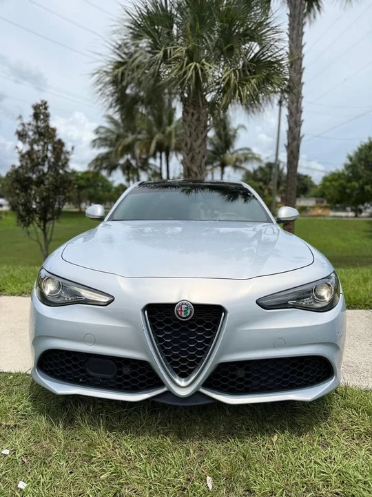 2023 Alfa Romeo Giulia - Image 2 of 13