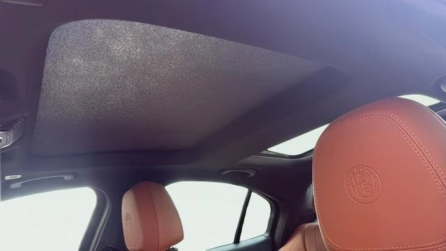 2023 Alfa Romeo Giulia - Image 14 of 20