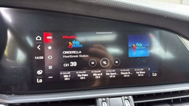 2023 Alfa Romeo Giulia - Image 17 of 20