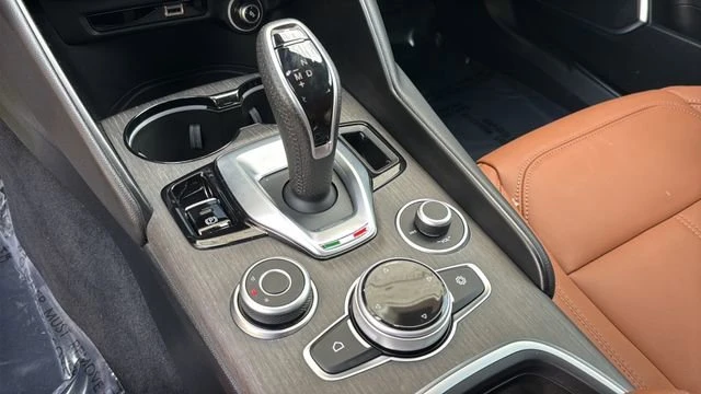 2023 Alfa Romeo Giulia - Image 19 of 20