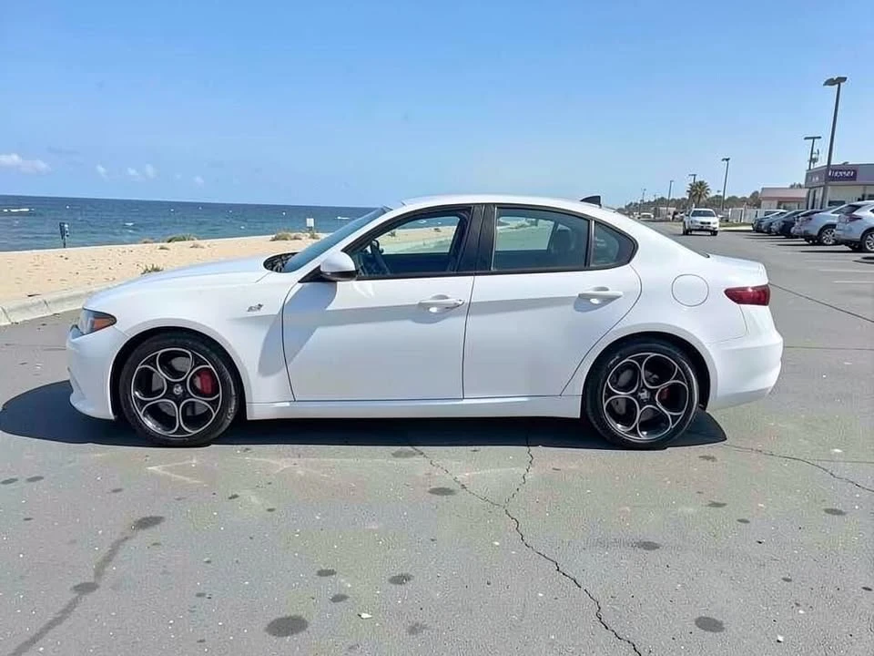 2023 Alfa Romeo Giulia - Image 4 of 20