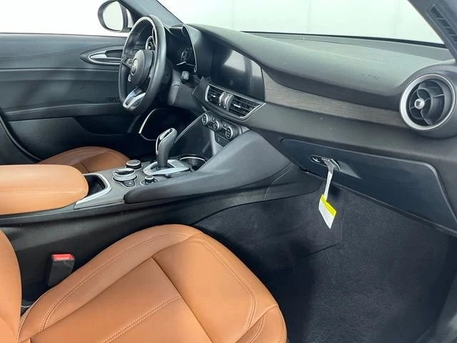 2023 Alfa Romeo Giulia - Image 19 of 20