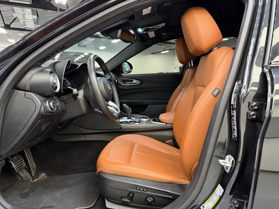 2023 Alfa Romeo Giulia - Image 10 of 20