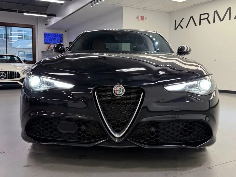 2023 Alfa Romeo Giulia - Image 2 of 20