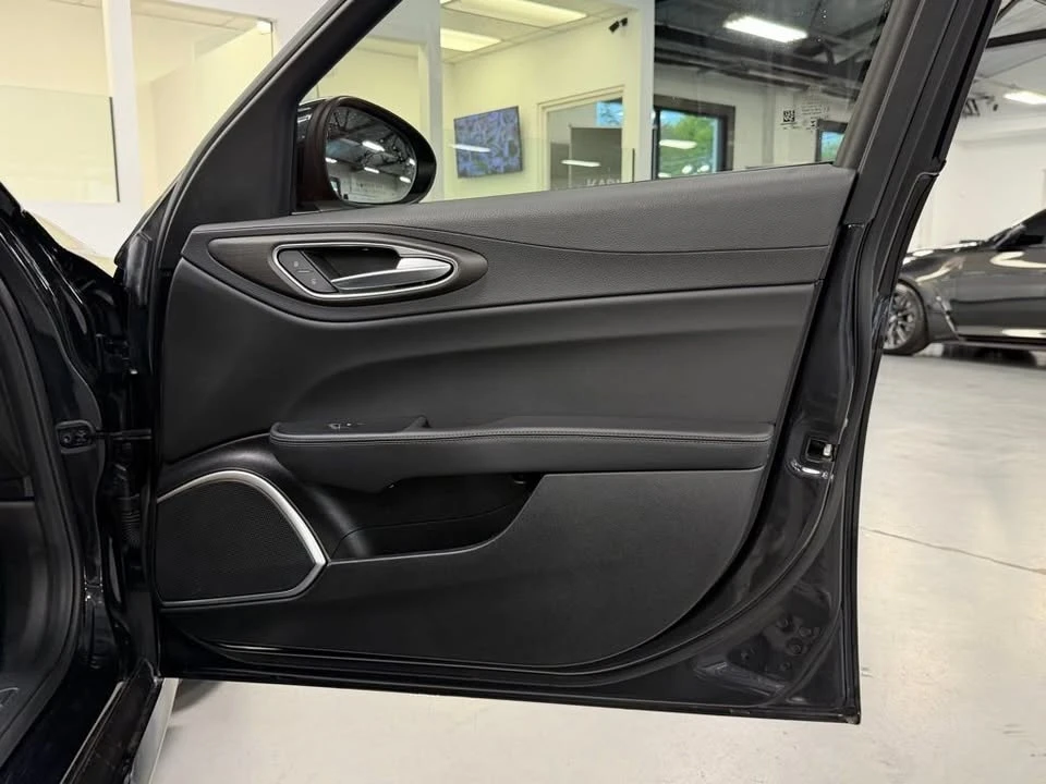 2023 Alfa Romeo Giulia - Image 19 of 20