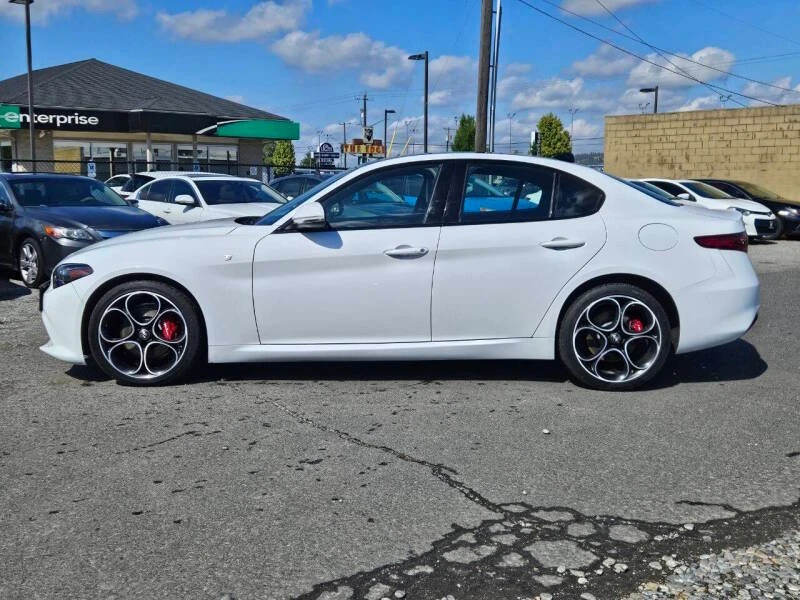 2023 Alfa Romeo Giulia - Image 2 of 17