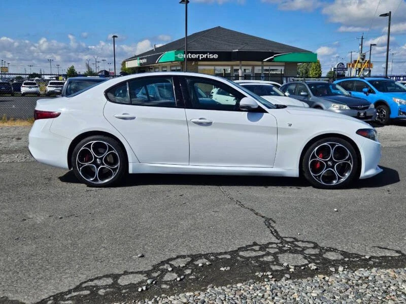 2023 Alfa Romeo Giulia - Image 6 of 17