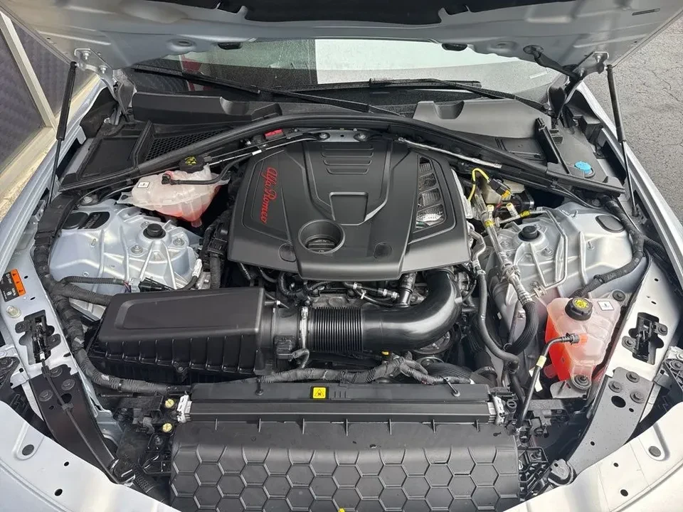 2023 Alfa Romeo Giulia - Image 8 of 20