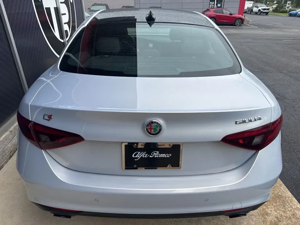 2023 Alfa Romeo Giulia - Image 6 of 20